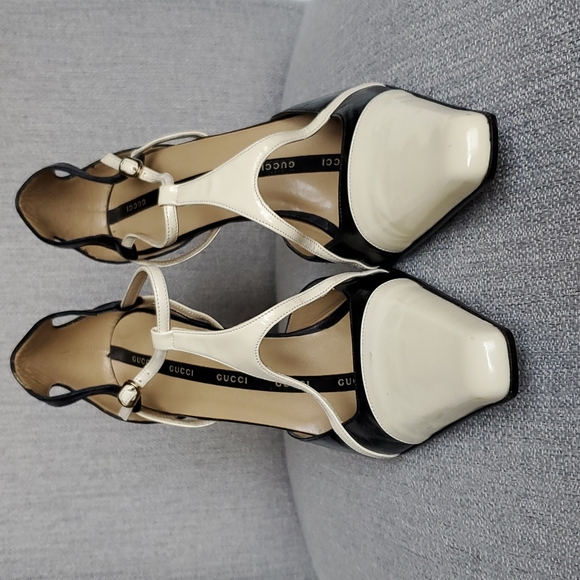 Gucci T-Strap Leather High Heels, 8.5 Black & Cream - Picture 2 of 15